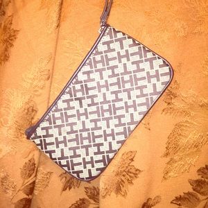 Tommy Hilfiger’s Brown & white signature wristlet
